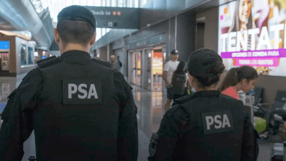 Detuvieron a un hombre armado antes de abordar un vuelo en Tucumán